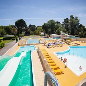4* Camping De La - 400 Mètres De La