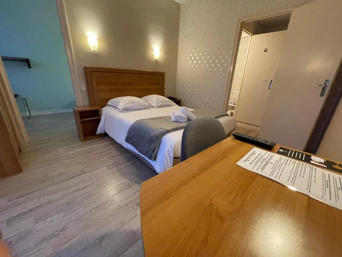 ** Hotel Le Relais De La Place Le Faou France
