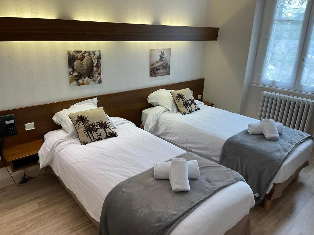 Le Relais De La Place Le Faou