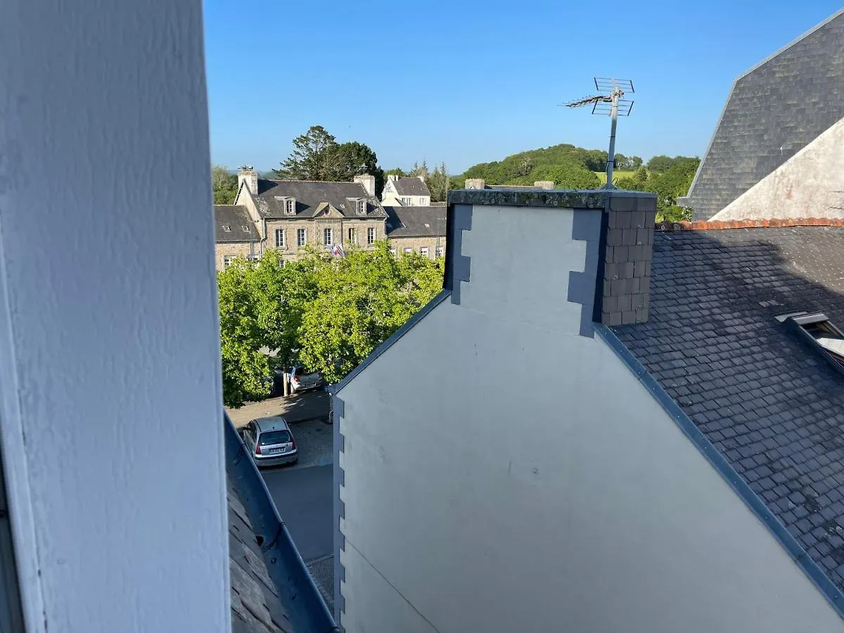 ** Hotel Le Relais De La Place Le Faou France