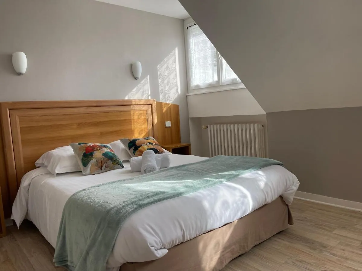 ** Hotel Le Relais De La Place Le Faou France