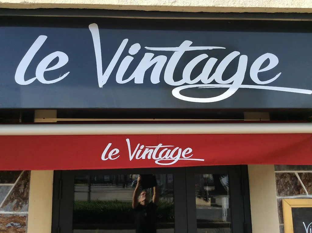 Hotel Le Relais De La Place Le Faou