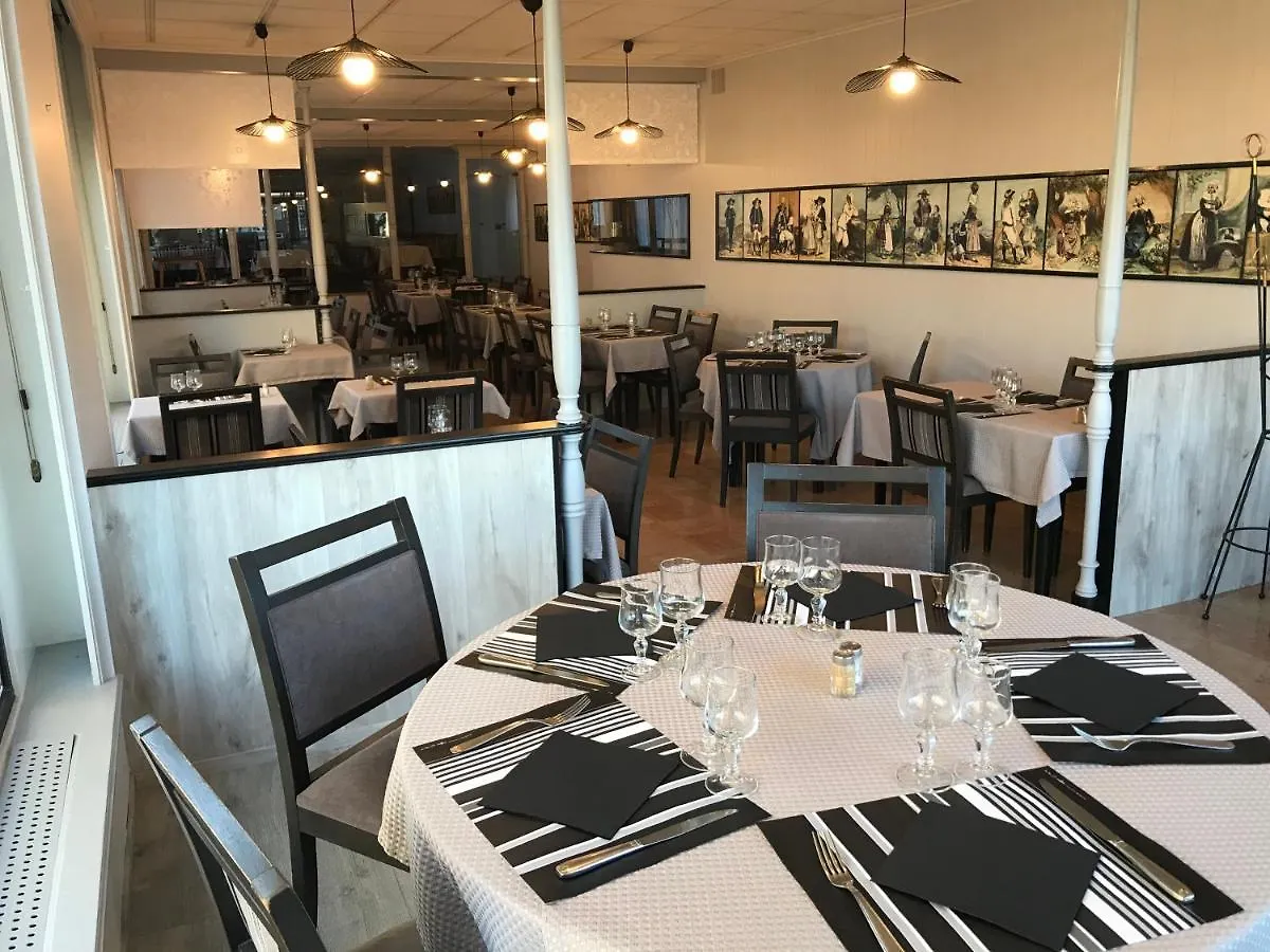 Le Relais De La Place Le Faou Hotel